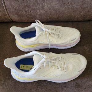 Women's Hoka One One Clifton 8 Size 8.5B